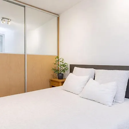 Modern 2br In Rotermanni, Ev Parking Garage, 5 Guests * Tallinn