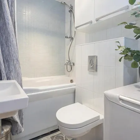 Appartement Modern 2br In Rotermanni, Ev Parking Garage, 5 Guests Tallinn